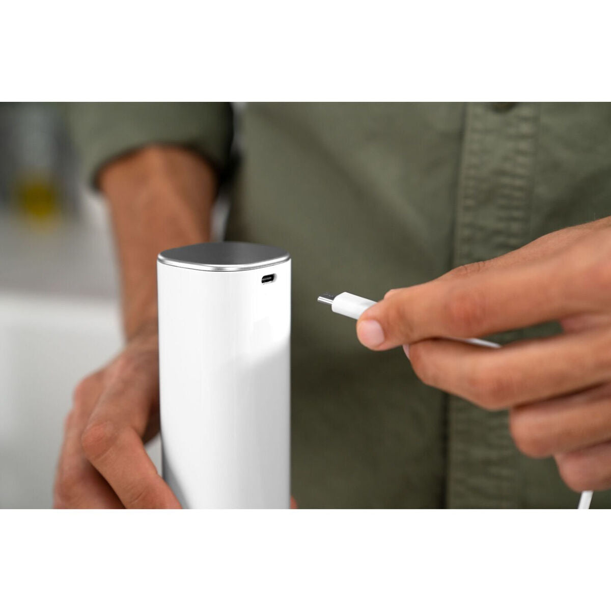 V7H0B2A1F18F835B5072613FE46FE50C285R4074480P4